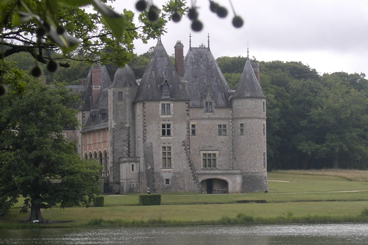 Fonds d'cran Constructions et architecture Chteaux - Palais le chteau de la Verrerie dans le Cher