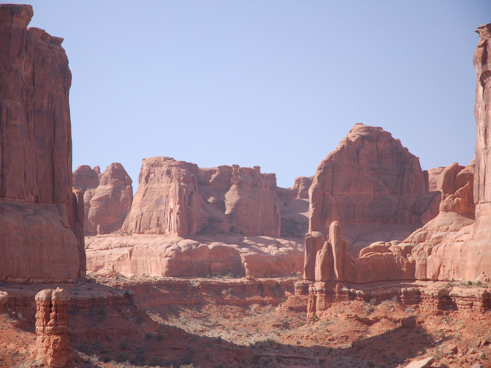 Fonds d'cran Nature Canyons Avenue rocheuse