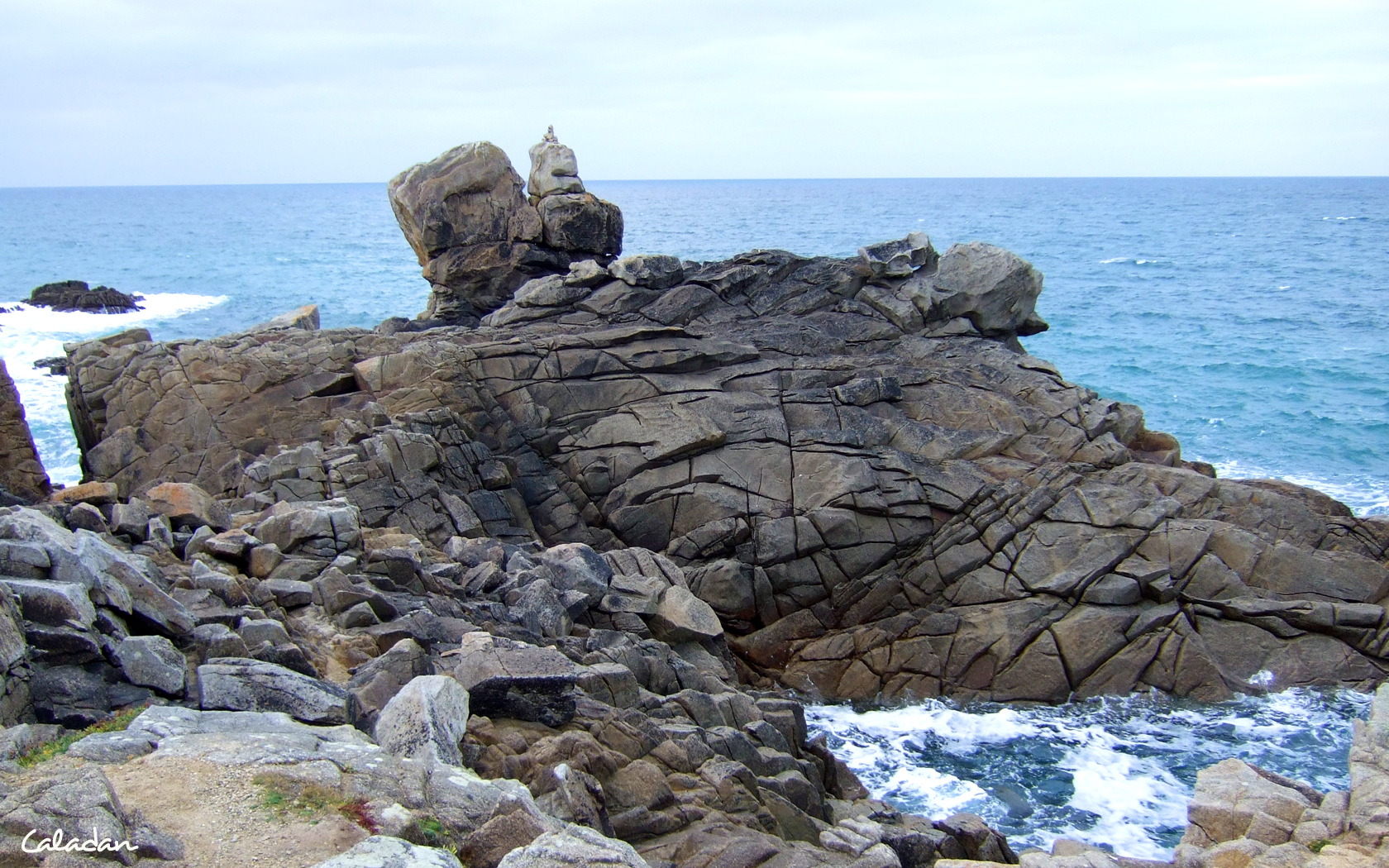 Fonds d'cran Nature Mers - Ocans - Plages Rochers 