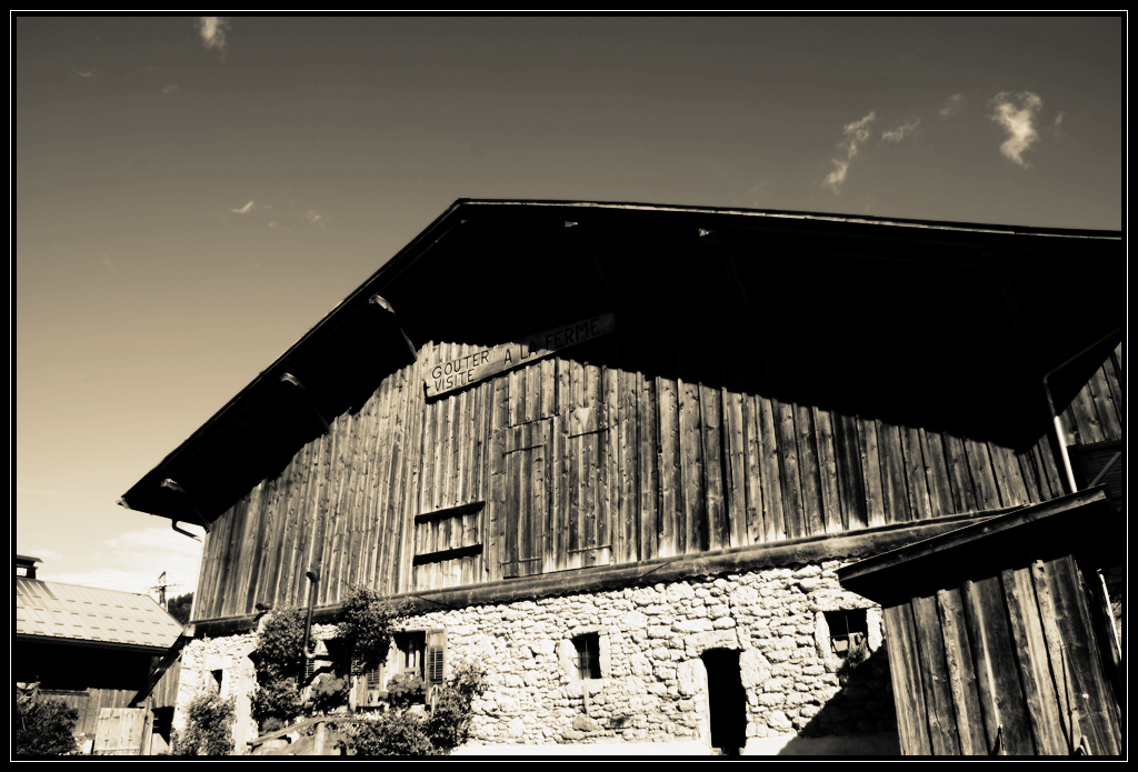 Fonds d'cran Constructions et architecture Maisons Ferme savoyarde