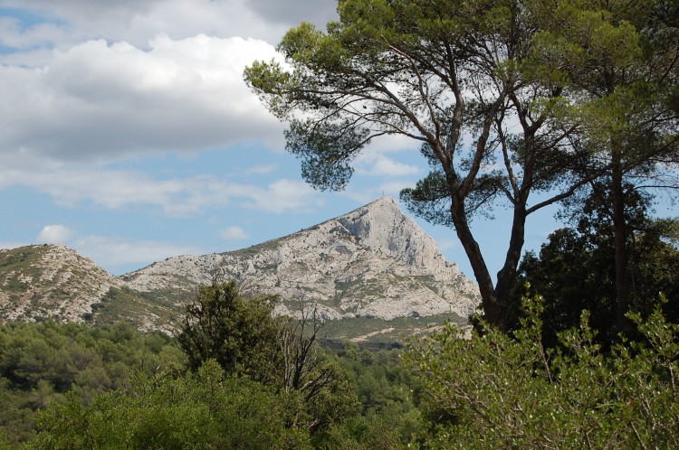 Fonds d'cran Nature Montagnes La Ste victoire