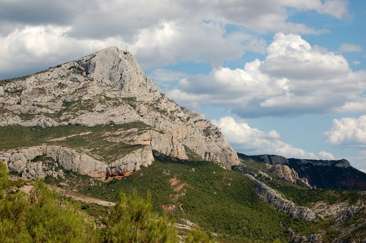 Fonds d'cran Nature Montagnes La Ste victoire