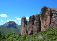 Fonds d'cran Voyages : Europe Mallos de Riglos