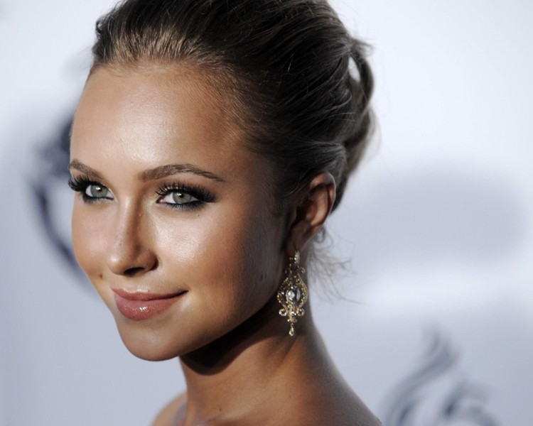 Fonds d'cran Clbrits Femme Hayden Panettiere Wallpaper N210941