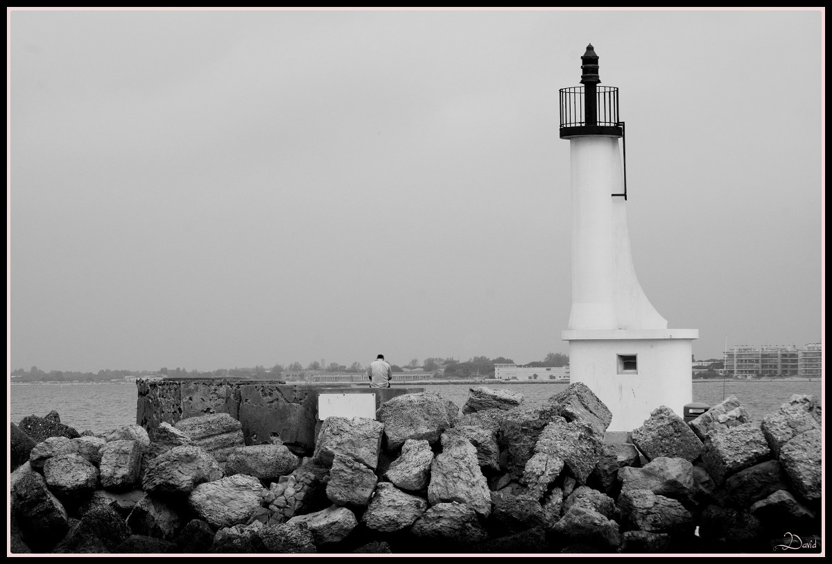 Wallpapers Constructions and architecture Lighthouses L'entre du port du Grau du Roi