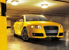 Fonds d'cran Voitures Audi  RS4 (2008)
