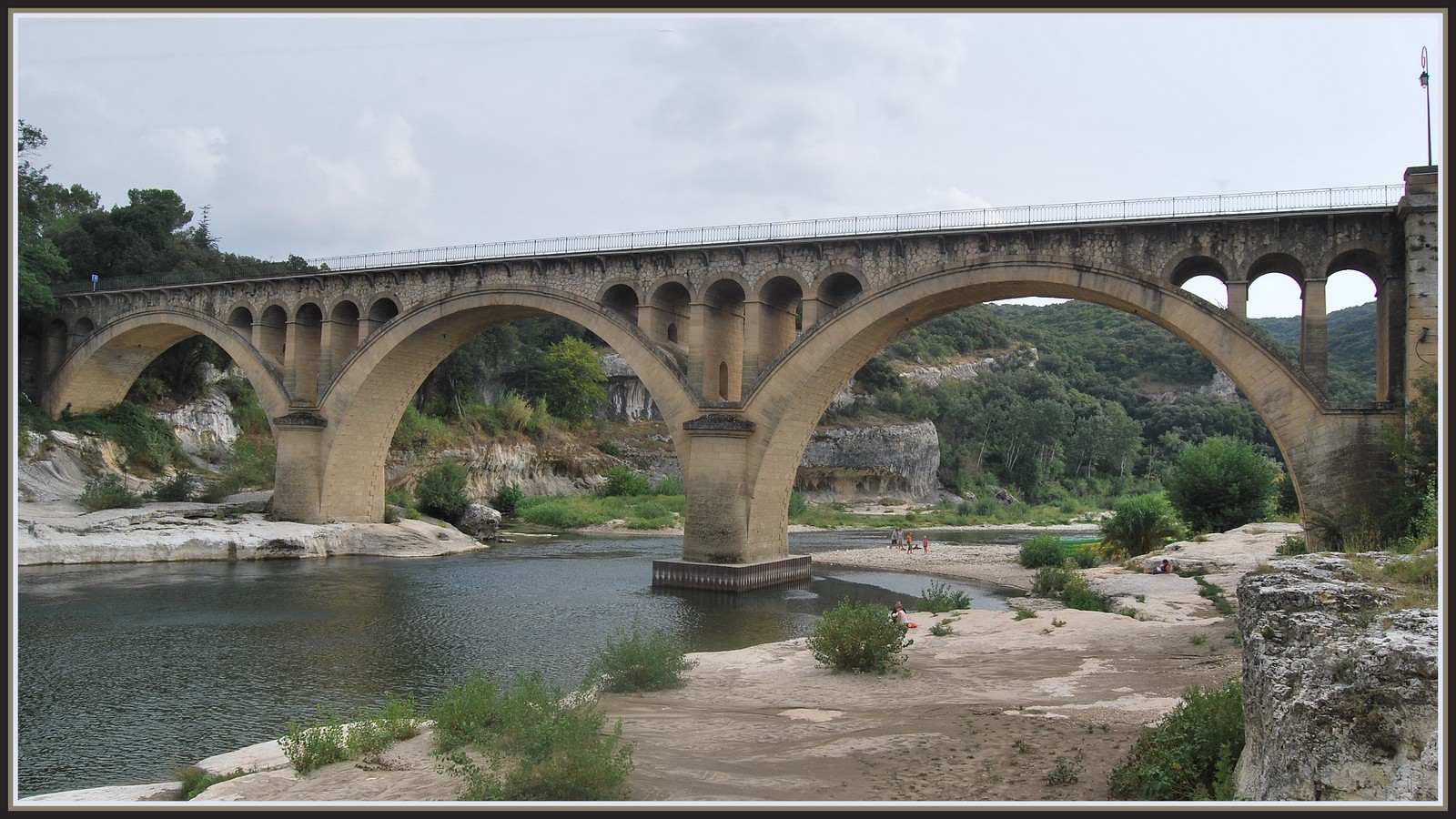 Fonds d'cran Constructions et architecture Ponts - Aqueducs Pont sur le Gardon