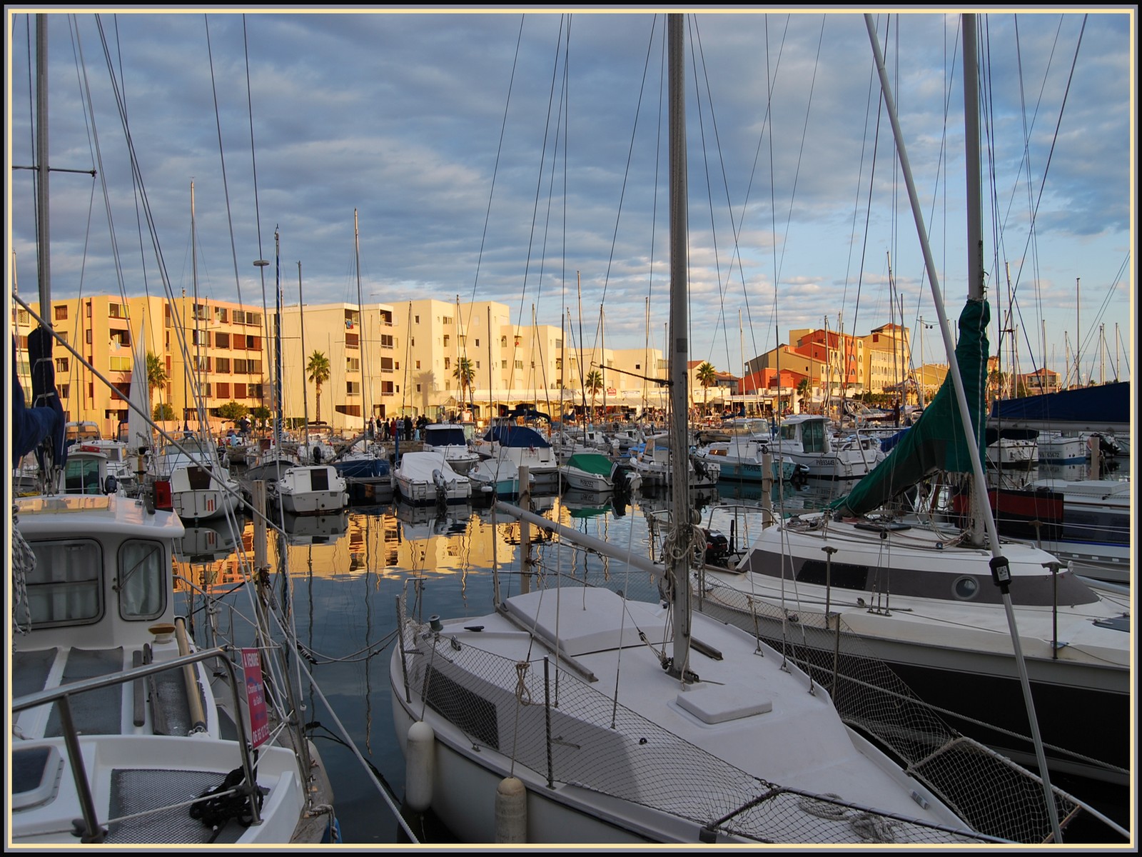 Fonds d'cran Voyages : Europe France > Languedoc-Roussillon Le port de Leucate (11) 