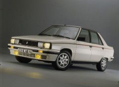 Fonds d'cran Voitures Renault 9 Turbo (1985)