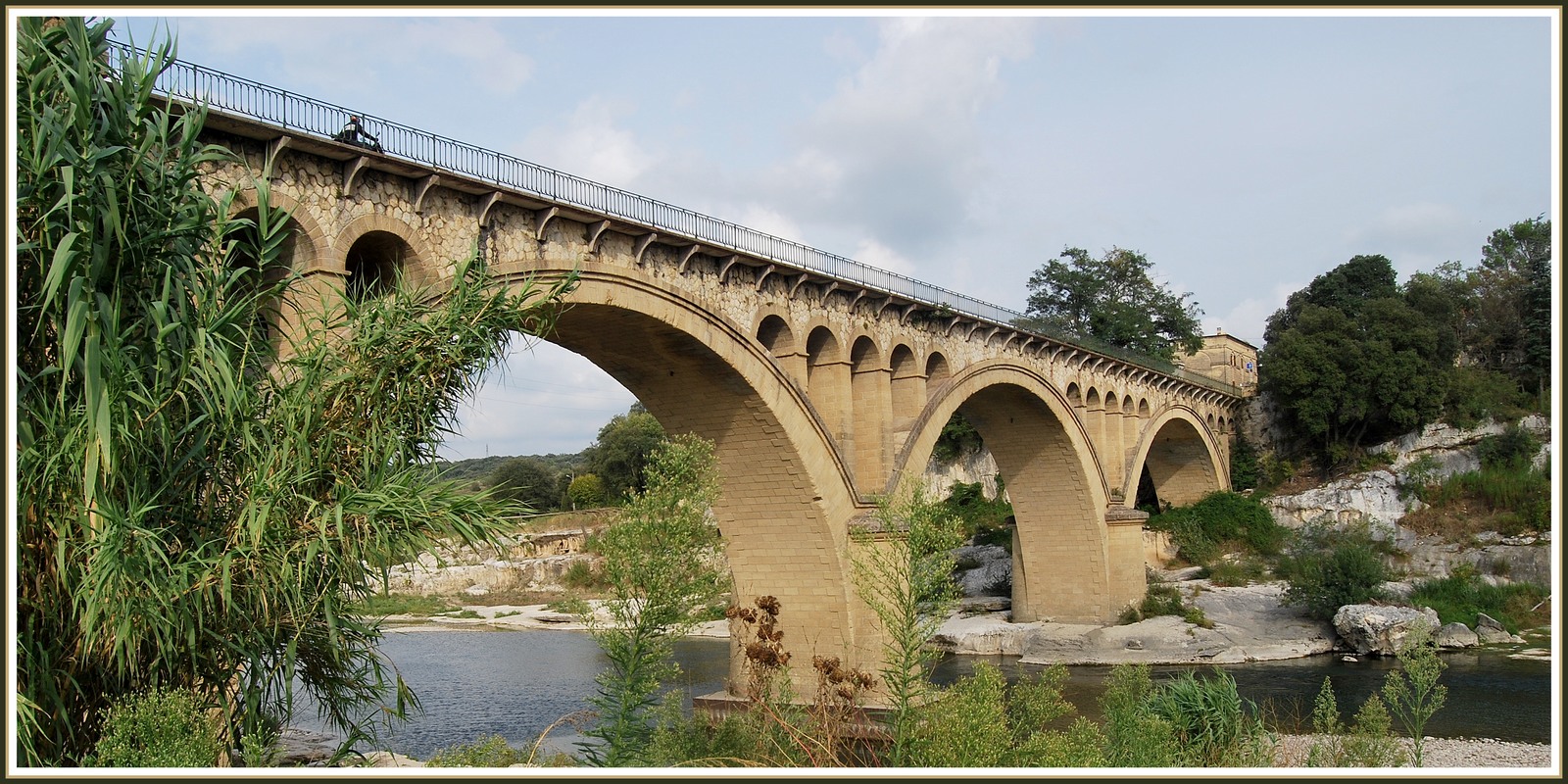 Wallpapers Constructions and architecture Bridges - Aqueduct Pont sur le Gardon  Collias (84)