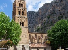 Fonds d'cran Constructions et architecture Eglise de Moustiers Sainte Marie