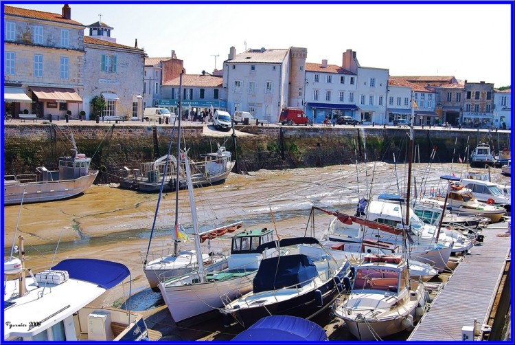 Fonds d'cran Constructions et architecture Ports - Quais Le port de St Martin de R.