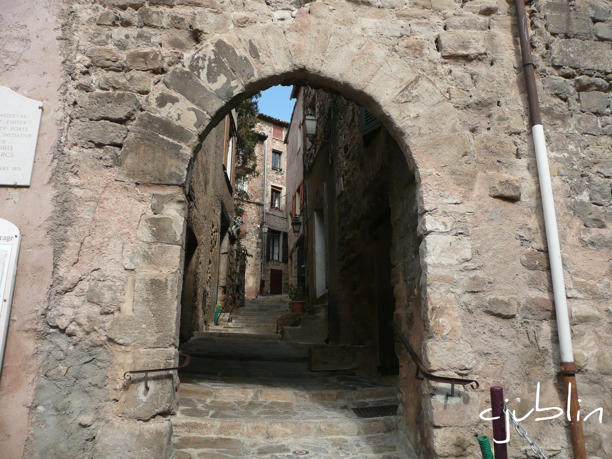 Fonds d'cran Constructions et architecture Rues - Ruelles perdu dans une ruelle