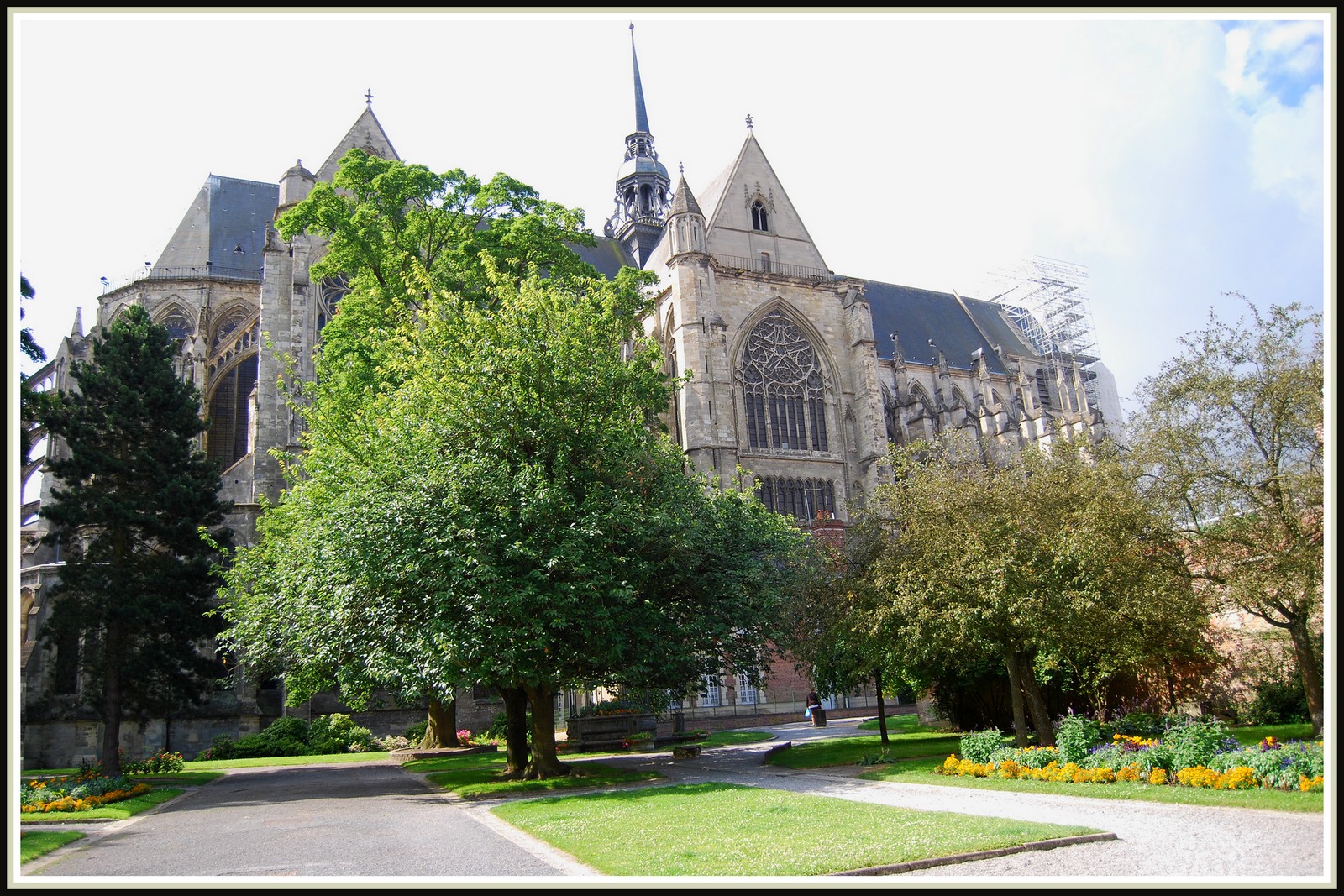 Fonds d'cran Constructions et architecture Edifices Religieux Basilique de Saint-Quentin (02)