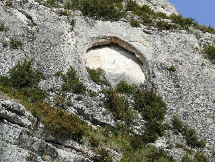 Fonds d'cran Nature Falaises Cadran solaire 