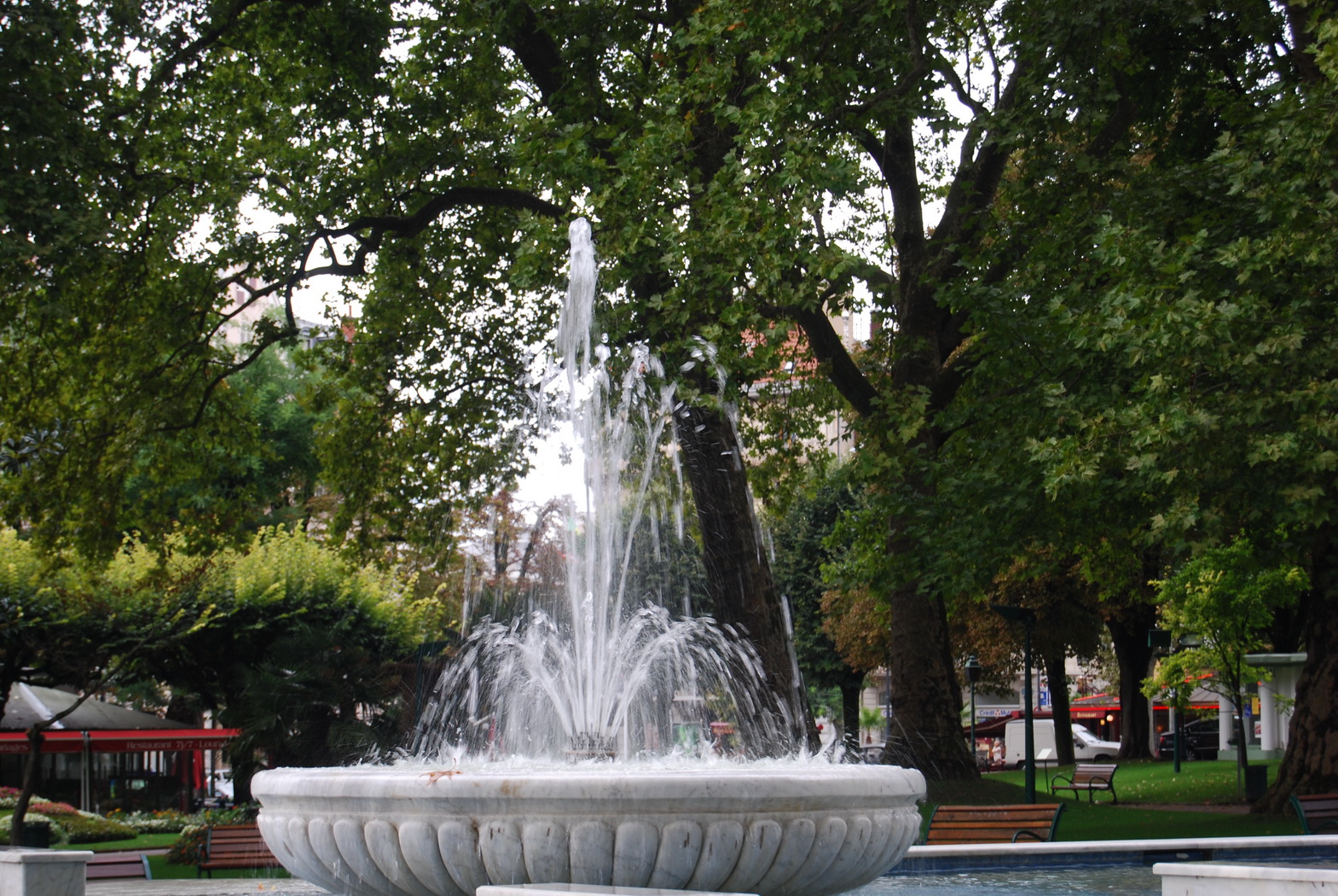 Wallpapers Constructions and architecture Fountains - Water Jets Fontaine