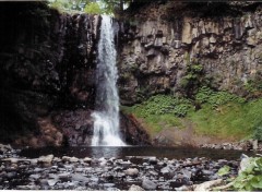 Fonds d'cran Nature cascade en auvergne