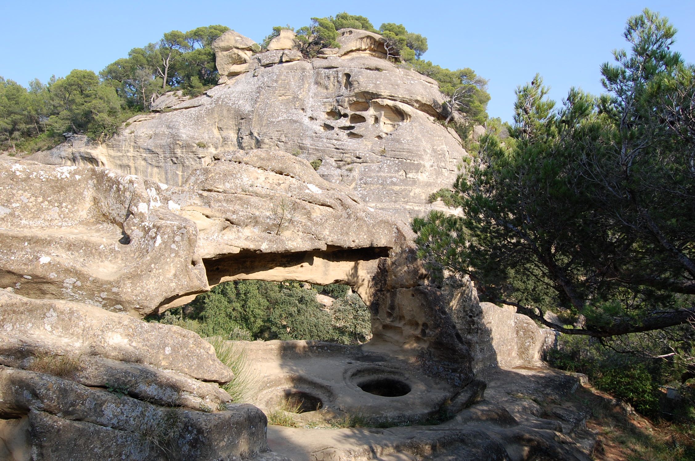 Fonds d'cran Nature Cavernes - Grottes Lamanon les grottes de Cals