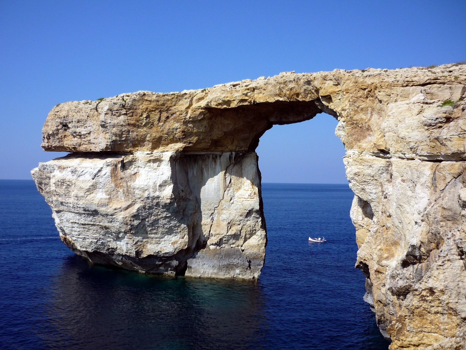 Fonds d'cran Nature Mers - Ocans - Plages La Fentre d' Azur  Malte