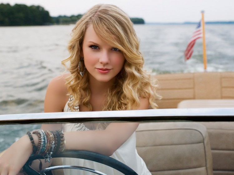 Fonds d'cran Clbrits Femme Taylor Swift Wallpaper N215506