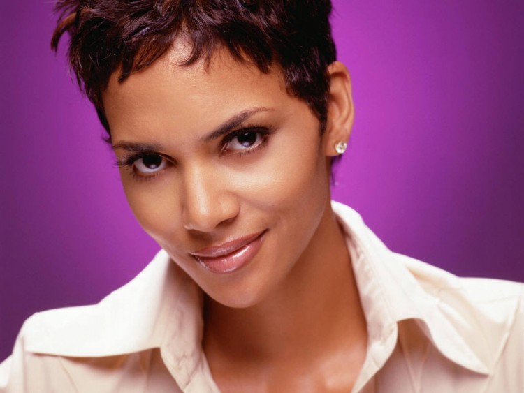 Wallpapers Celebrities Women Halle Berry Wallpaper N216166