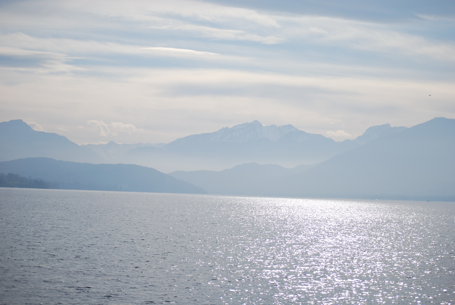 Wallpapers Nature Mountains Le lac avec les montagnes recouverte de neige