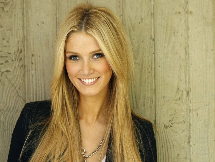 Wallpapers Celebrities Women Delta Goodrem Wallpaper N219124