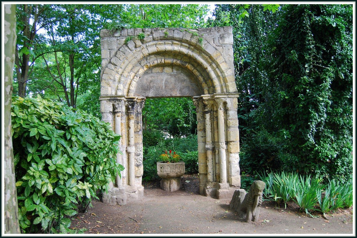 Fonds d'cran Nature Parcs - Jardins Porte antique aux Champs-Elyses de St-Quentin (02)