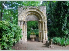 Fonds d'cran Nature Porte antique aux Champs-Elyses de St-Quentin (02)