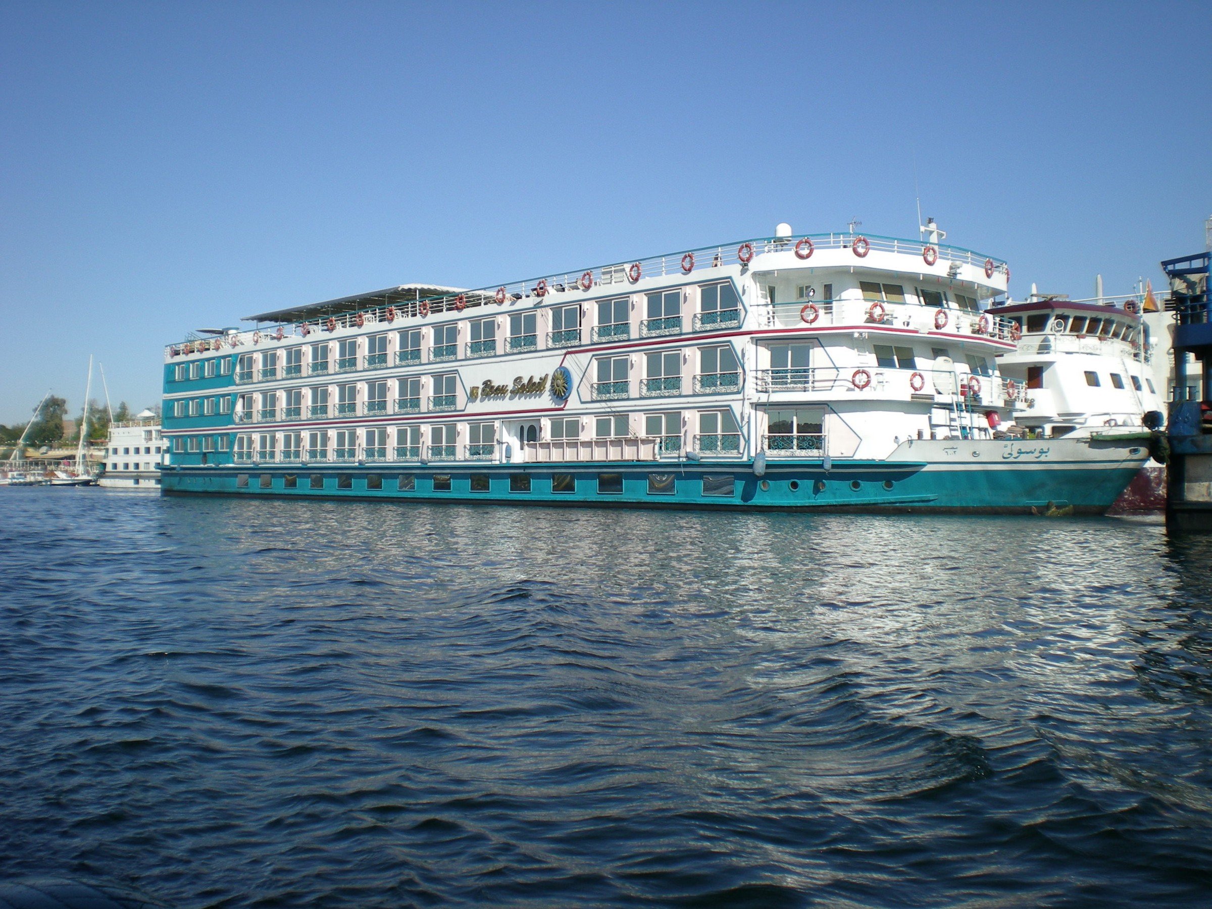 Fonds d'cran Bateaux Bateaux  moteur Croisiere sur le nil