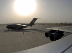 Fonds d'cran Avions C-17 Globemaster under the sun