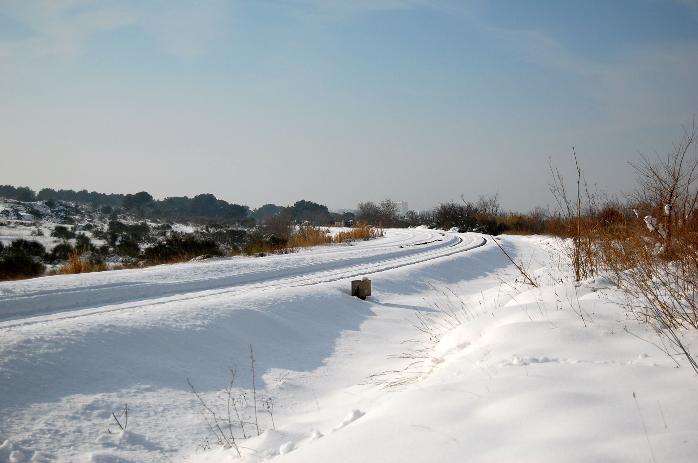 Fonds d'cran Nature Saisons - Hiver Chemin de fer.    