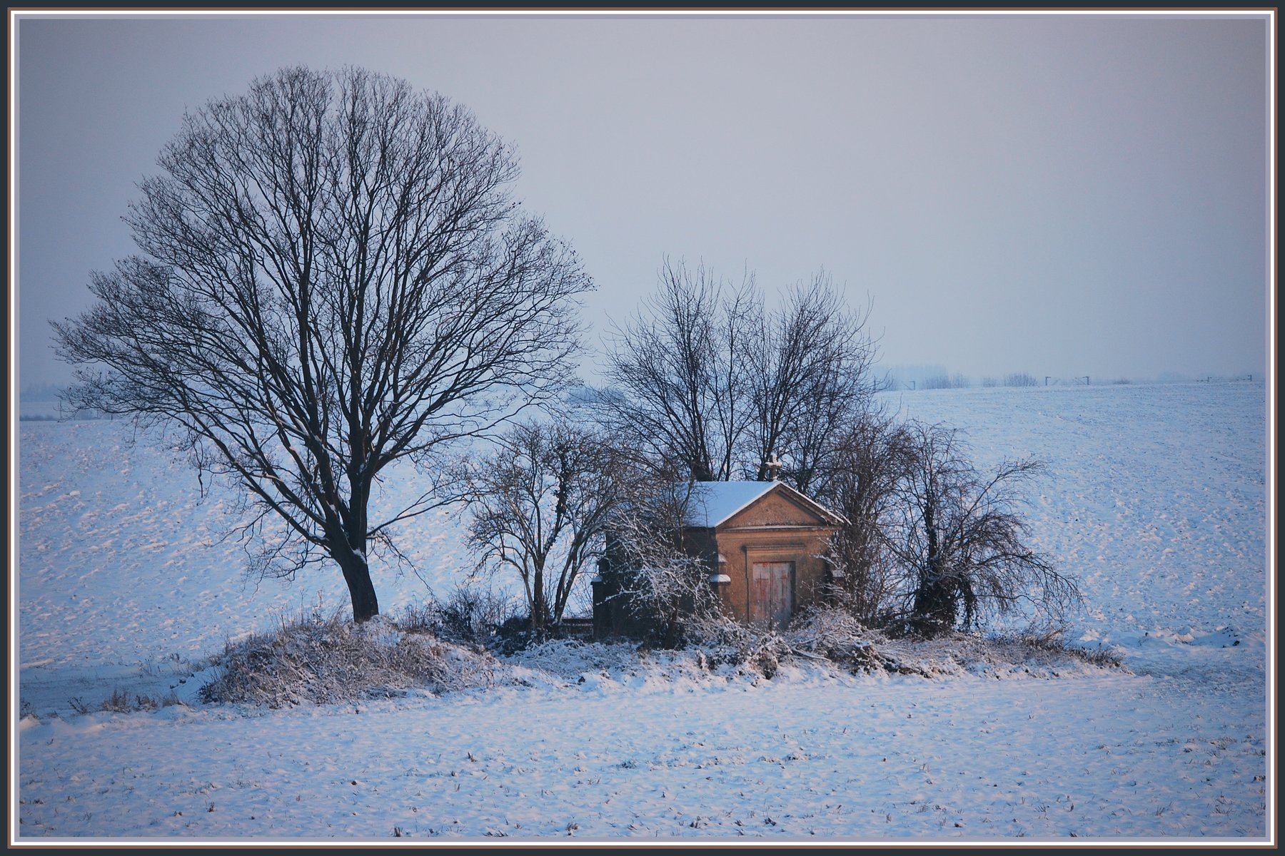 Wallpapers Nature Saisons - Winter Chapelle dans la neige