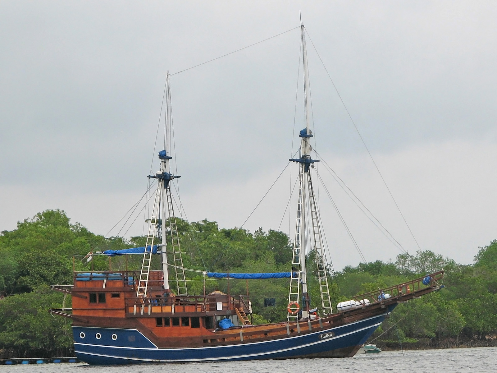 Fonds d'cran Voyages : Asie Bali Navire au large des cotes de Bali