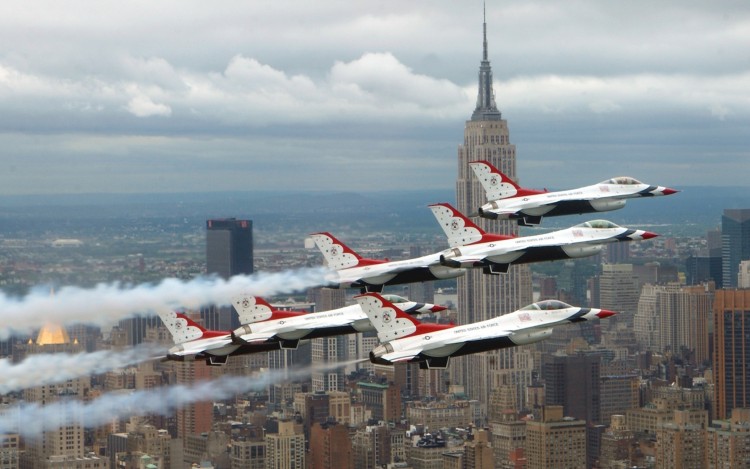 Fonds d'cran Avions Avions militaires Thunderbirds over New York