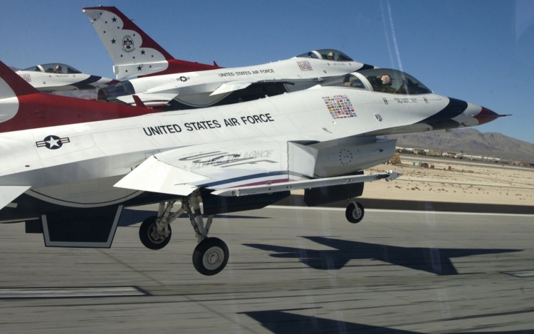 Fonds d'cran Avions Avions militaires Thunderbirds Take off