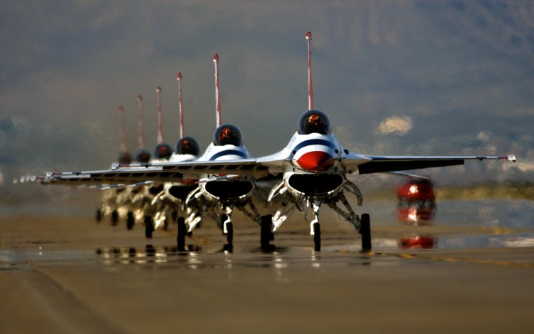 Fonds d'cran Avions Avions militaires Thunderbirds Ready To Go