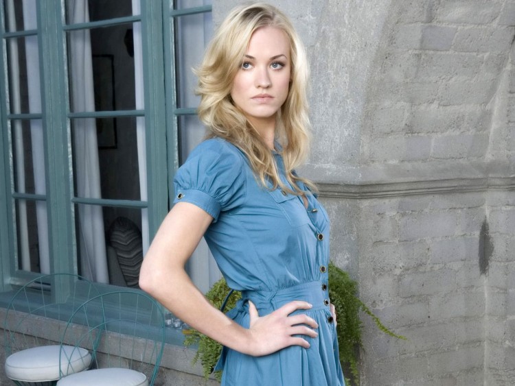 Fonds d'cran Clbrits Femme Yvonne Strahovski Wallpaper N222958