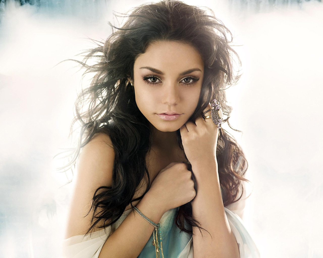 Fonds d'cran Clbrits Femme Vanessa Hudgens 