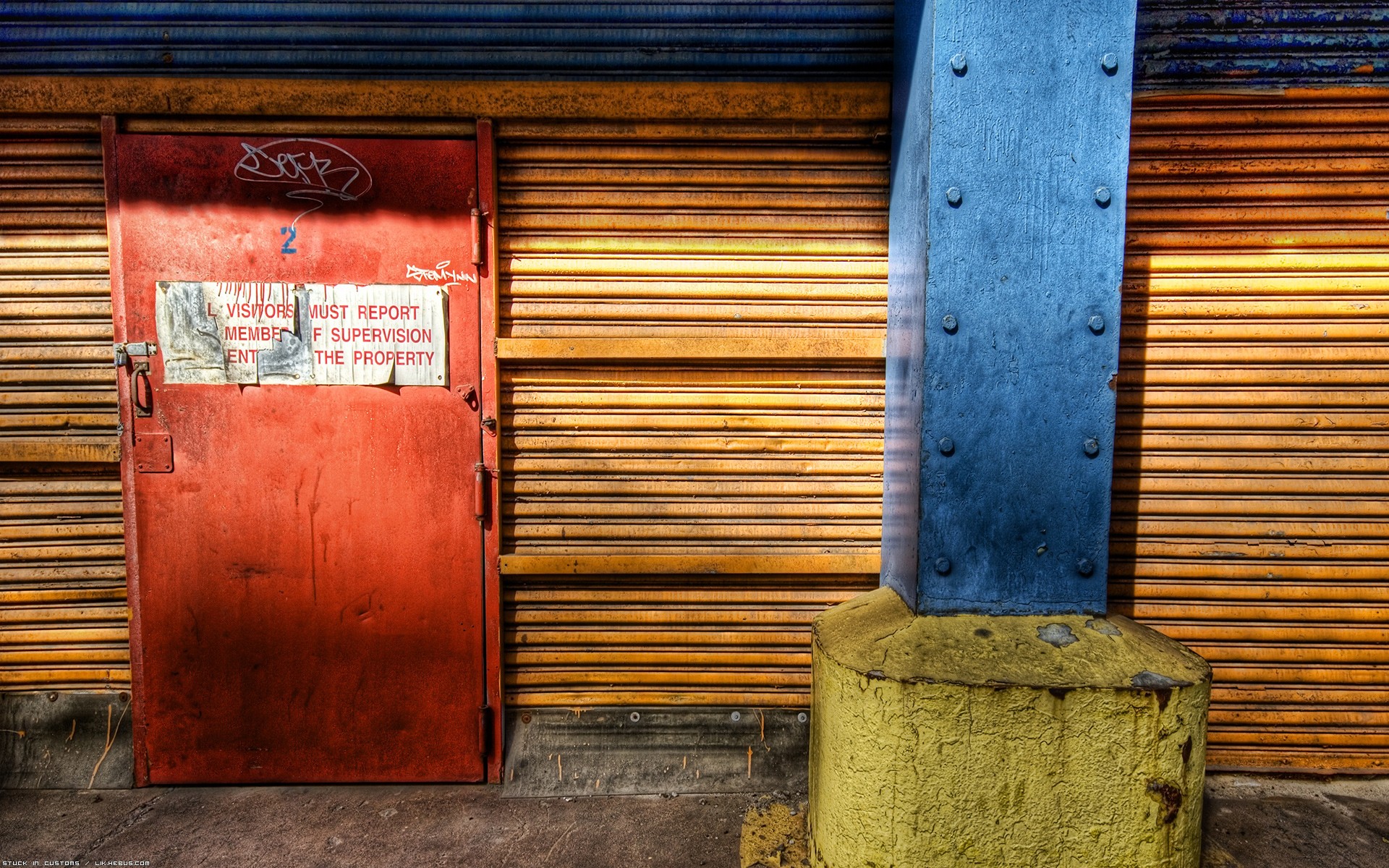 Wallpapers Constructions and architecture Doors - Windows - Porch Rouge bleu et jaune