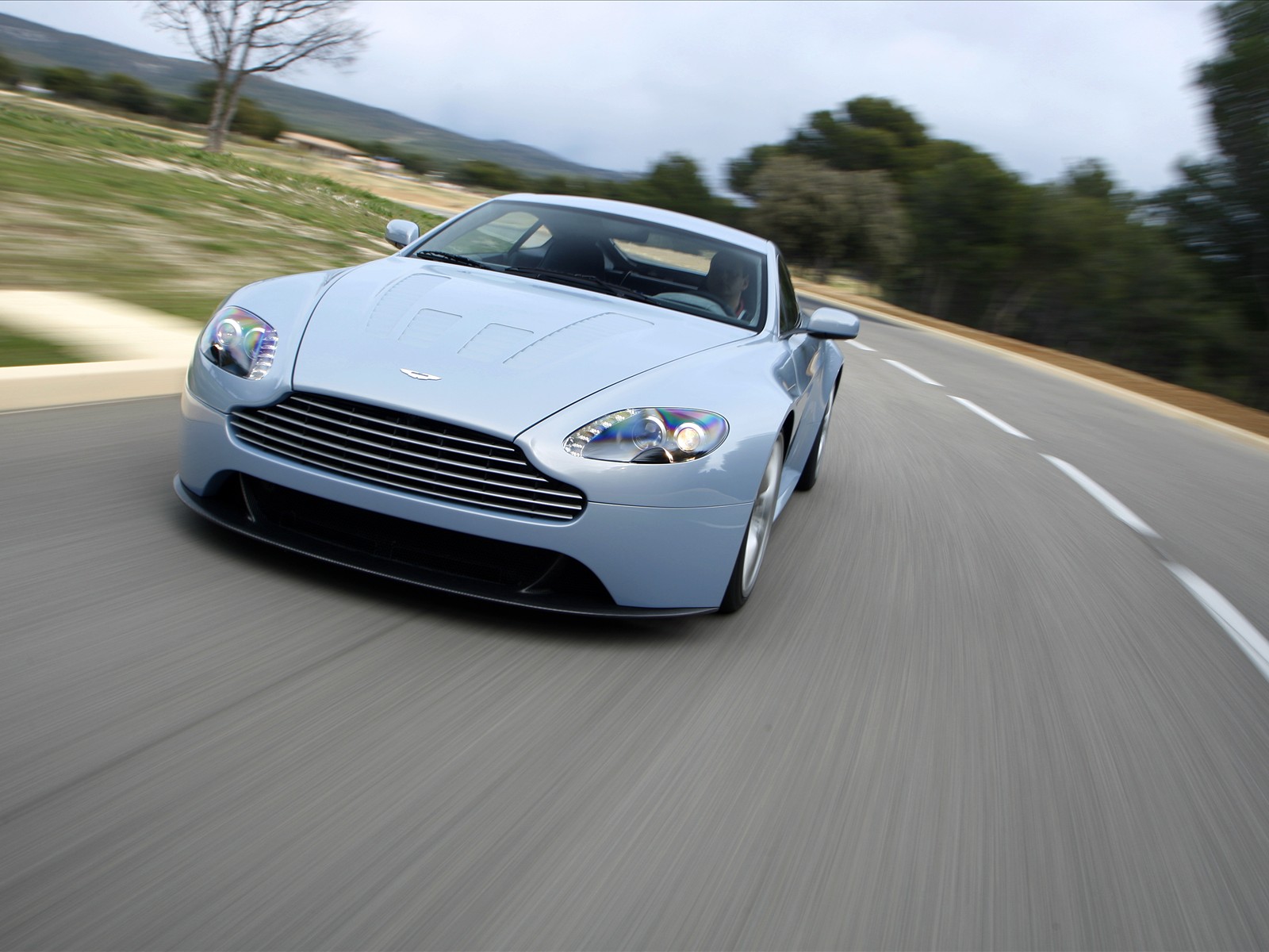 Fonds d'cran Voitures Aston Martin V12 Vantage RS Concept