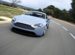 Fonds d'cran Voitures V12 Vantage RS Concept