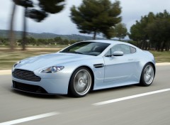 Fonds d'cran Voitures V12 Vantage RS Concept