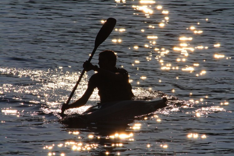 Fonds d'cran Sports - Loisirs Kayak - Cano Kayak au crpuscule