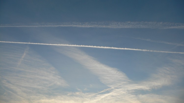 Fonds d'cran Nature Ciel - Nuages LIgne blanche