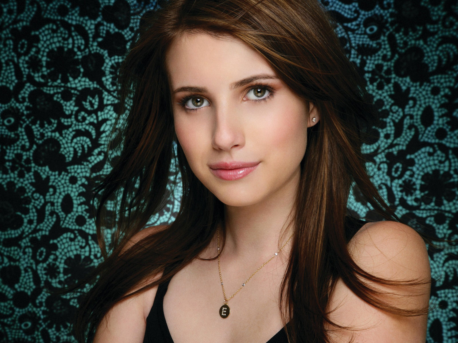 Fonds d'cran Clbrits Femme Emma Roberts  