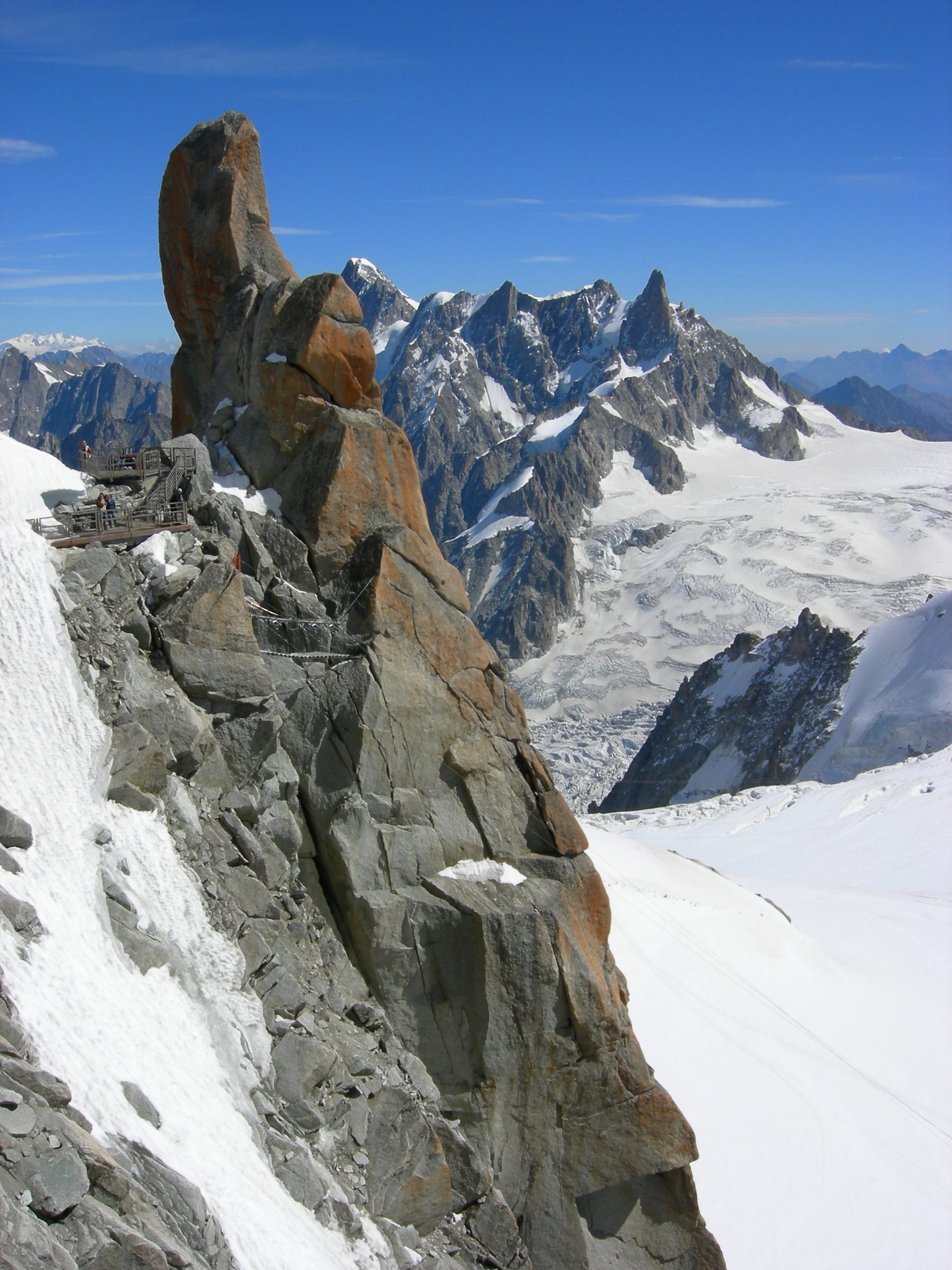 Fonds d'cran Nature Montagnes Eperon des Cosmiques