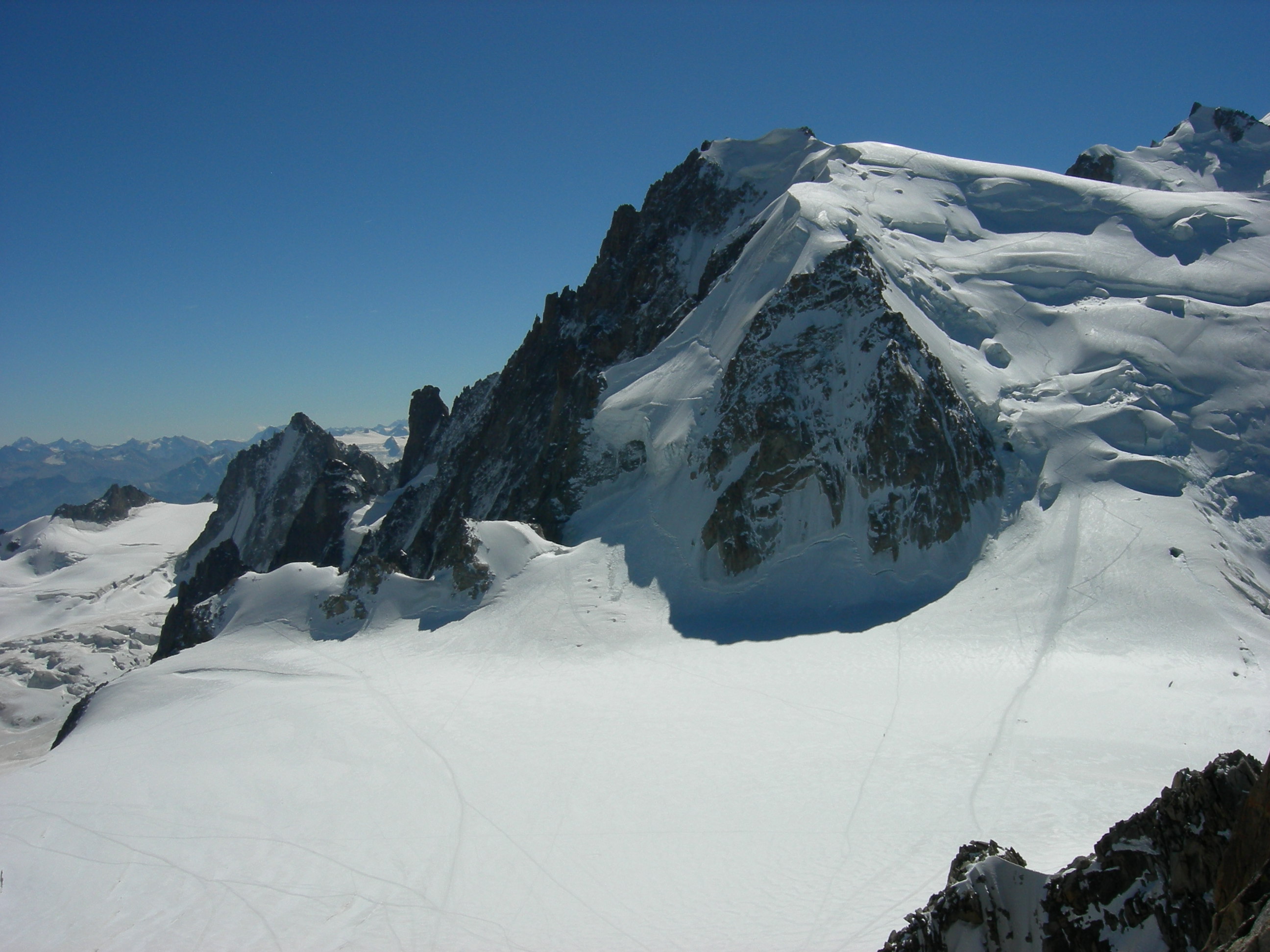 Fonds d'cran Nature Montagnes Il Monte Bianco