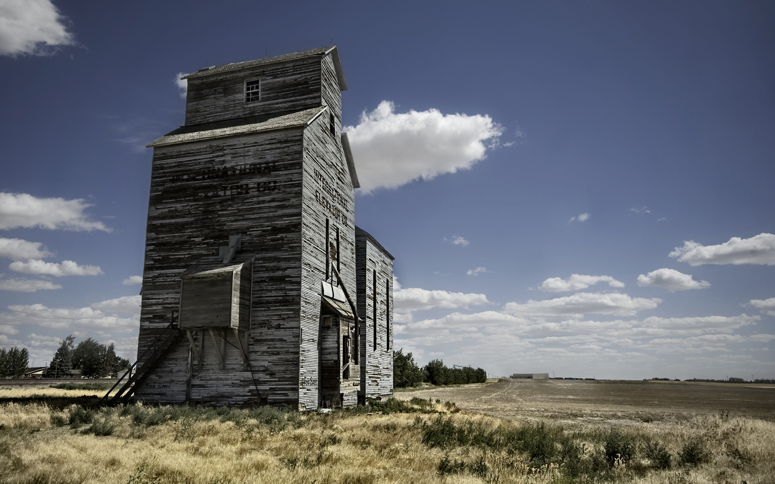 Fonds d'cran Constructions et architecture Constructions diverses Le Vieux Silo Contre les lments