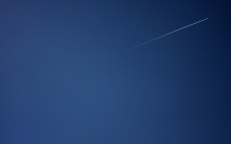 Wallpapers Nature Skies - Clouds vapeur d'avion dans un ciel d'azur